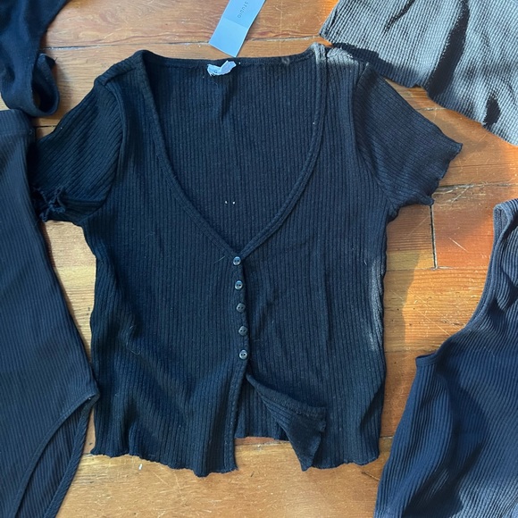 Ladies crop tops and bodysuits - Picture 4 of 8